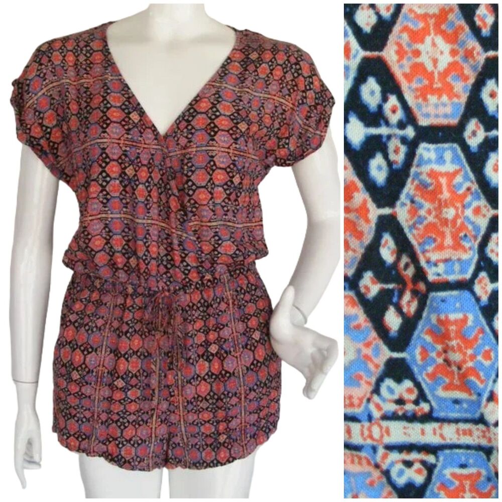 FOREVER 21 Romper, M, Shorts/SS Surplice/V-neck w/snap, Geometric print, Pockets